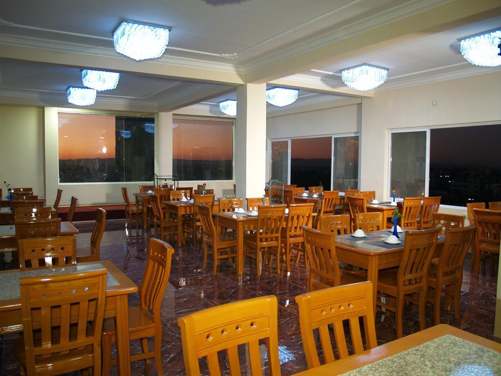 Nice Dream Hotel Mandalay Bagian luar foto