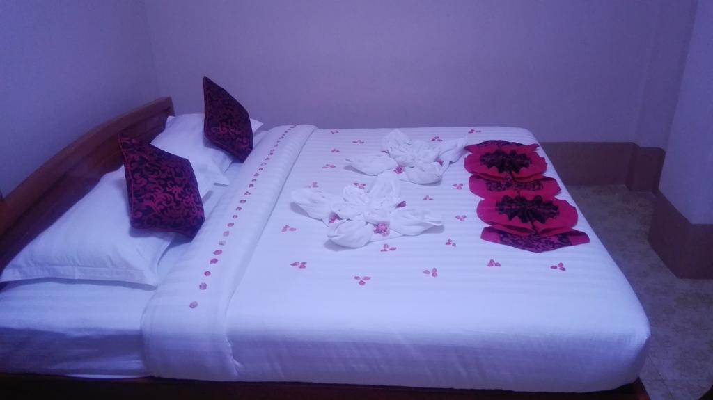 Nice Dream Hotel Mandalay Bagian luar foto