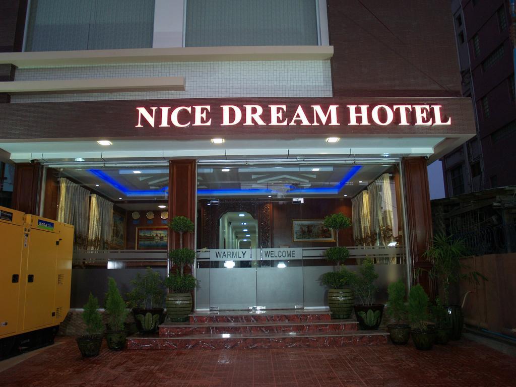 Nice Dream Hotel Mandalay Bagian luar foto